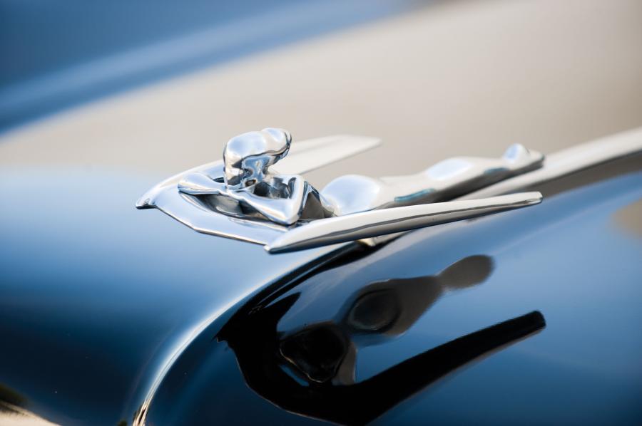 Логотип Nash Ambassador Custom 4-Door Sedan 1953 года  (фото 2 из 5)